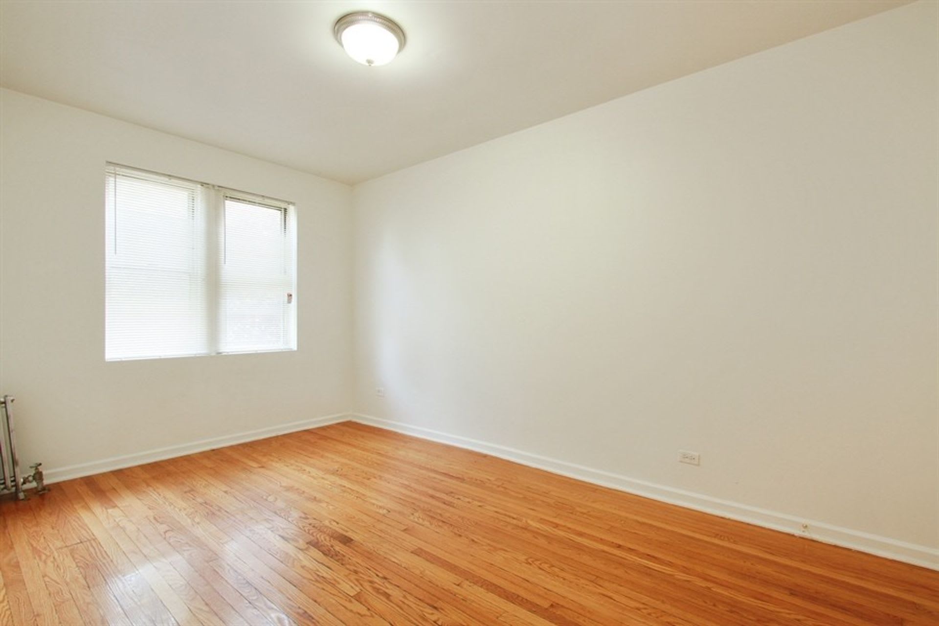 7801 S Saginaw – photo 4