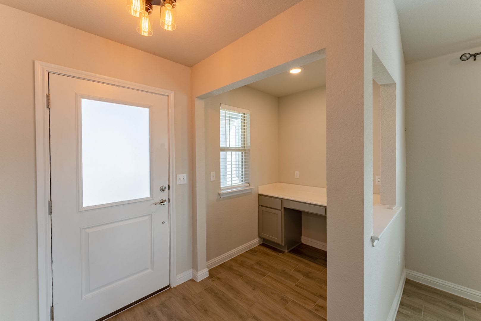Must see 3 bedroom in South East Austin! – photo 4
