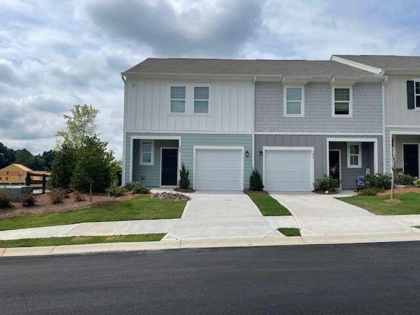 Move In Special 500 Off 1St 2 Months With A 9 15 Move In Date Or Sooner Welcome Home Beautiful 3 Bedroom 2 5 Bathroom Townhome Located In Cartersville Must See – photo 1