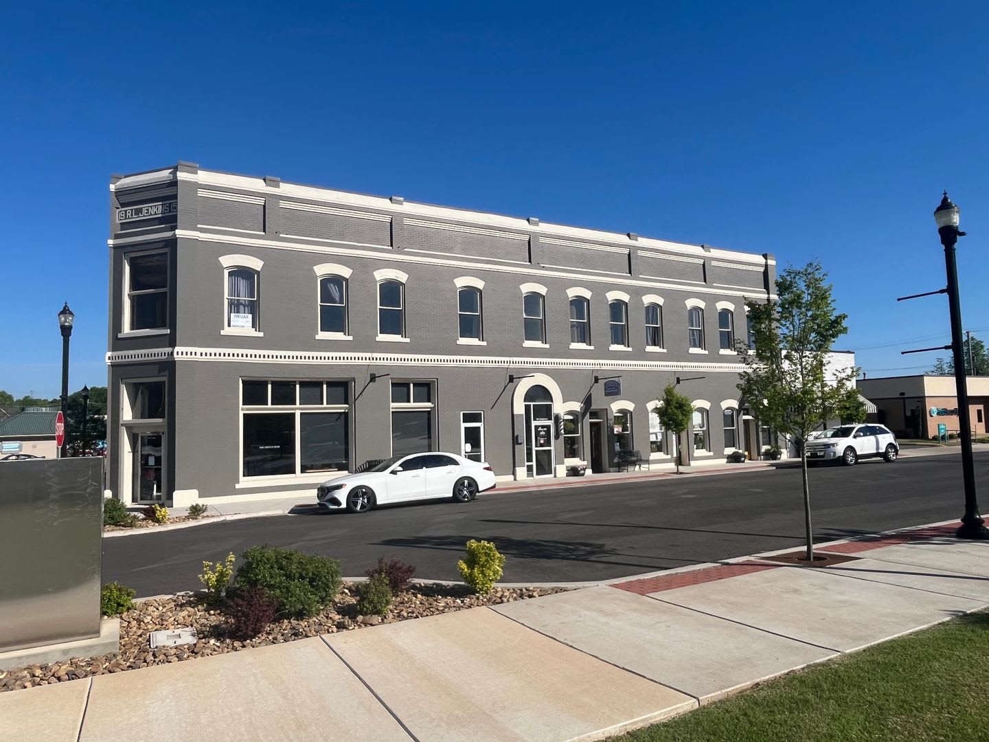 Commercial or residential loft unit available in Historic Downtown Russellville – photo 2