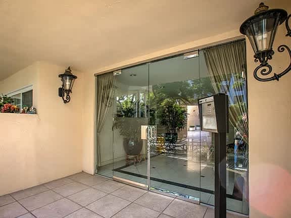 Essex House – photo 2