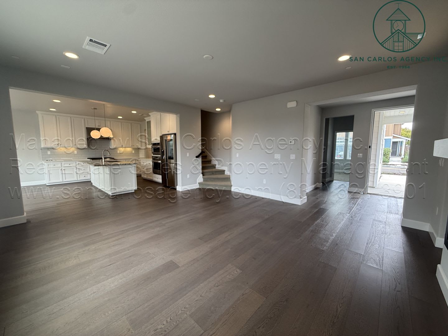 Spacious Four Bedroom Home in The Dunes – photo 3