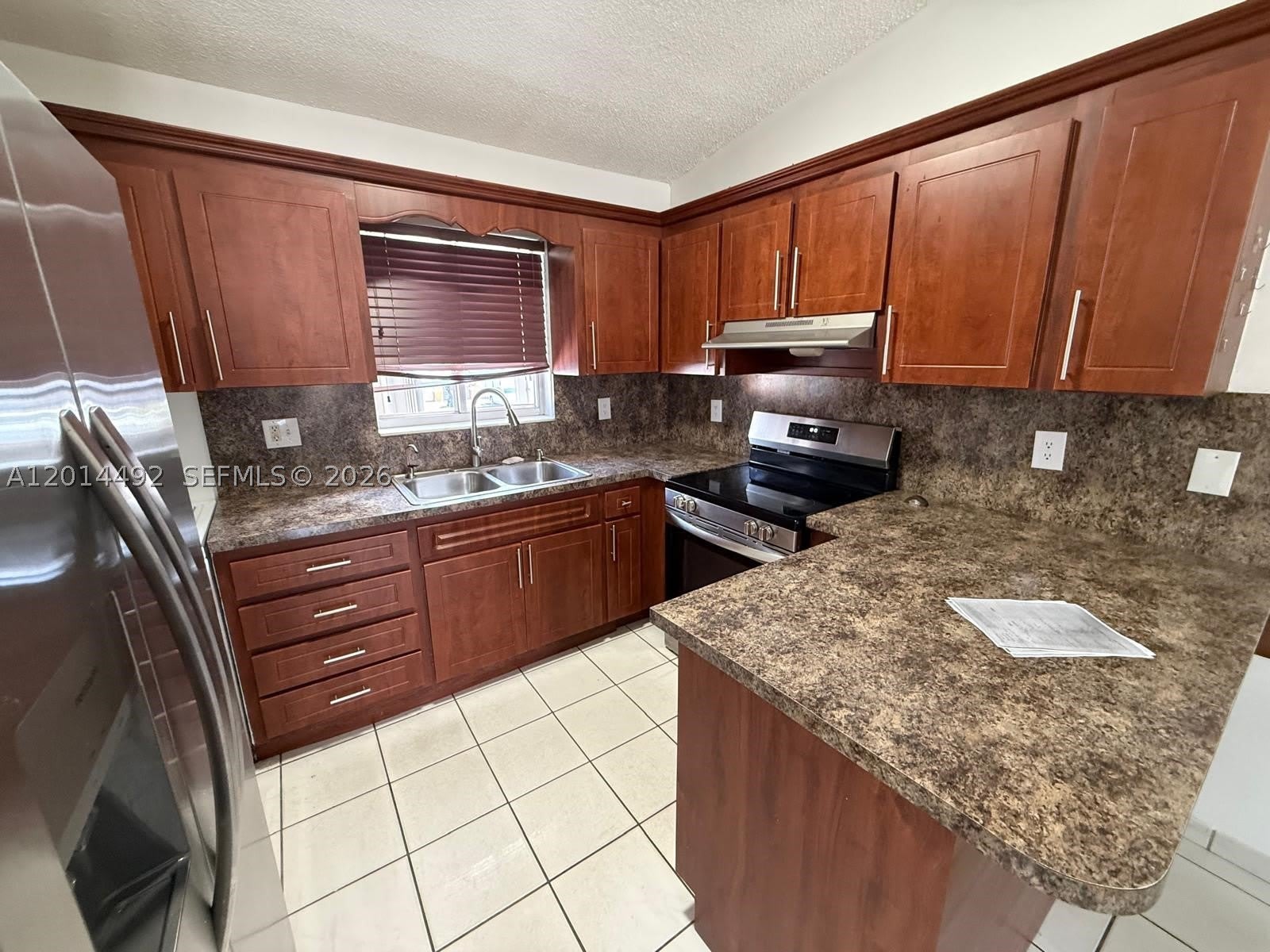 2212 W 74th St – photo 2