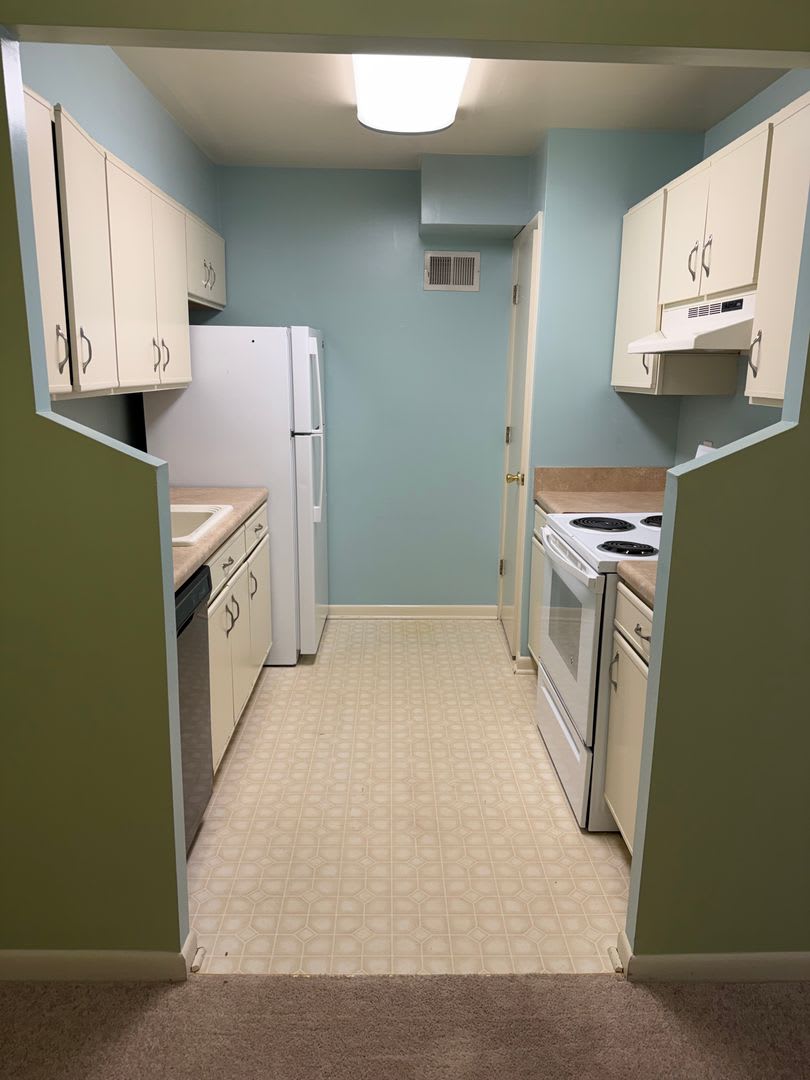 Bright & Spacious 2-Bedroom Condo in Popular Turtle Creek! – photo 4