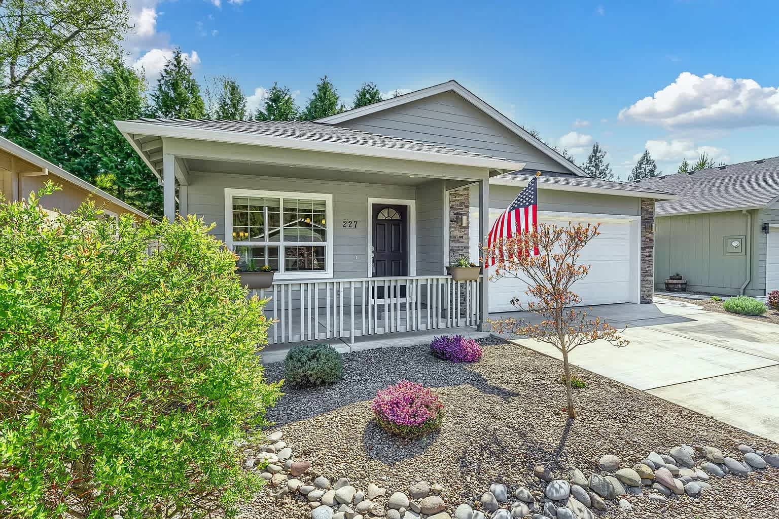 227 Westbrook Drive – photo 1