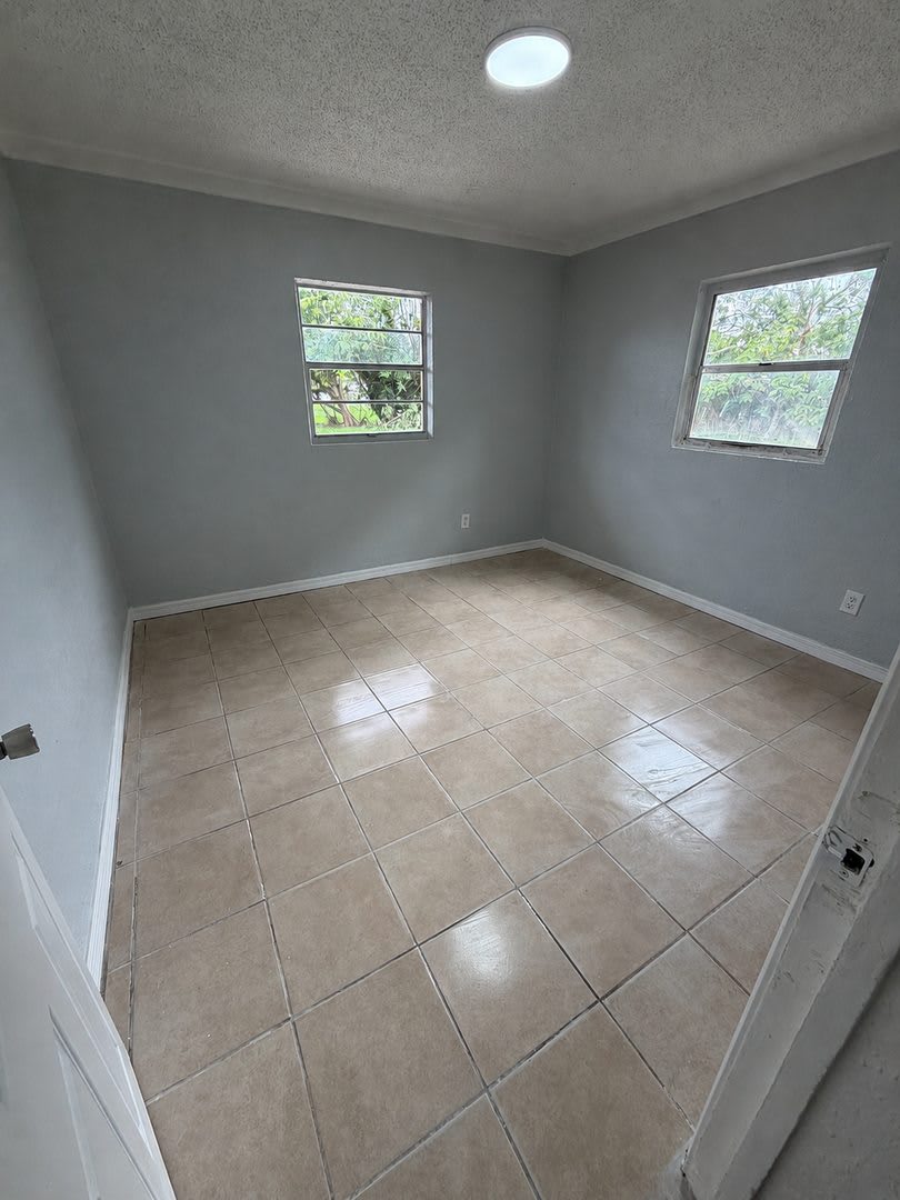 Nice 2BR/1BA Duplex Near Schools in Winter Haven! – photo 5