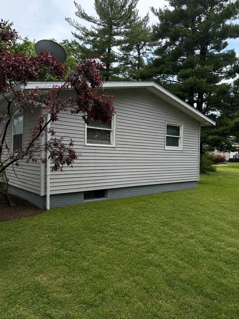 Affordable Ranch Home With Large Yard in Quiet Woodhull! – photo 2