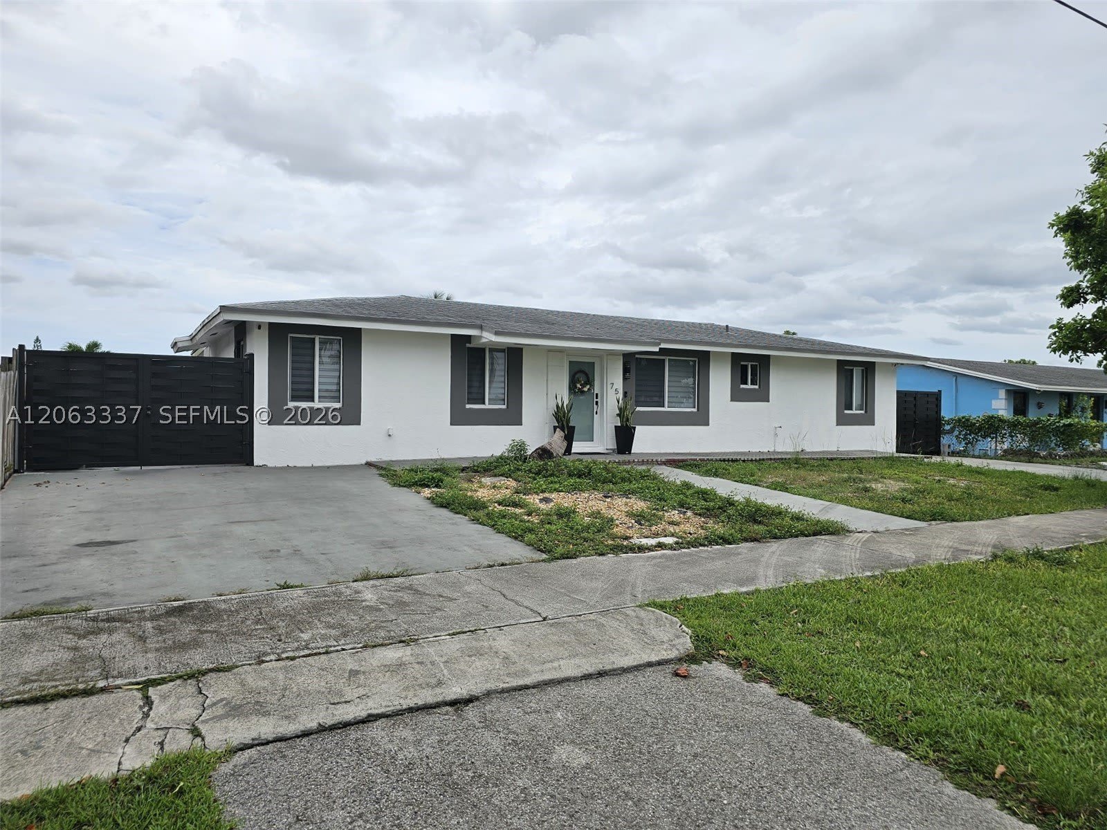 75 SW 18th Ave – photo 1