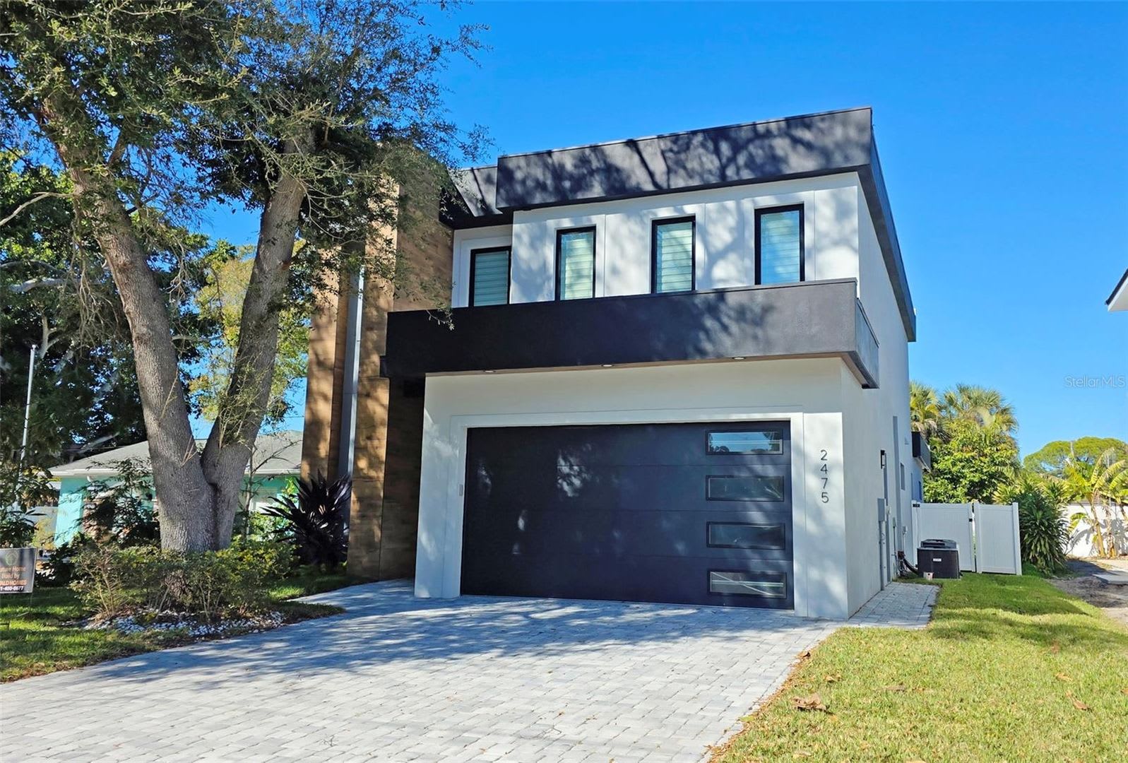 Bold Contemporary Sarasota Luxury Home. 4 Beds/ 4 Baths. Private Pool and Summer Grill. – photo 1
