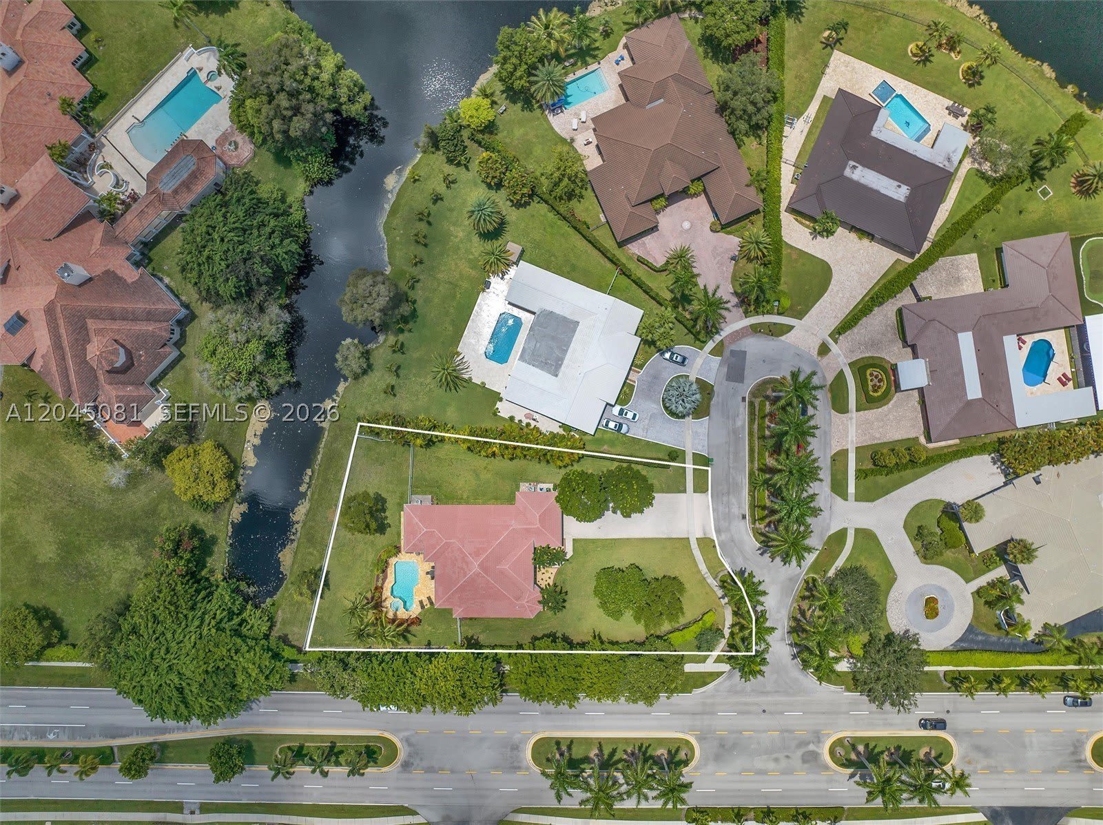 16310 Paddock Ln – photo 4