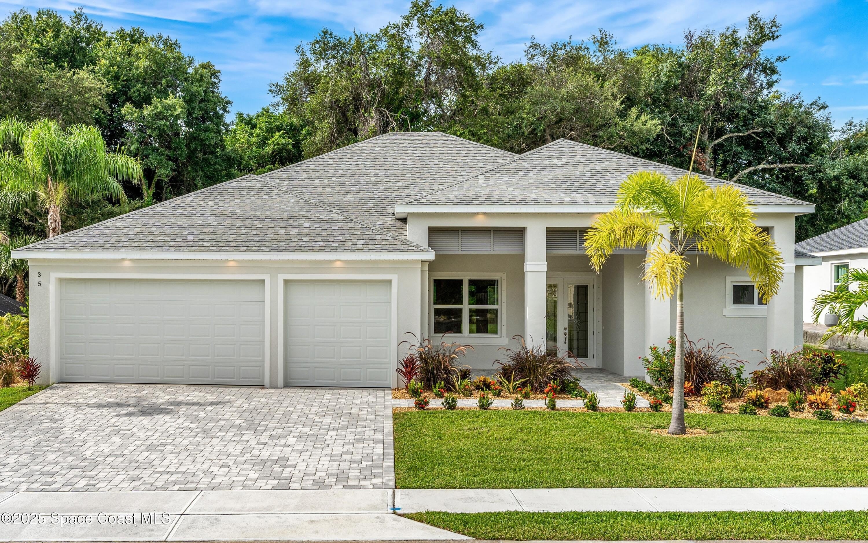 35 Loch Ness Drive – photo 1
