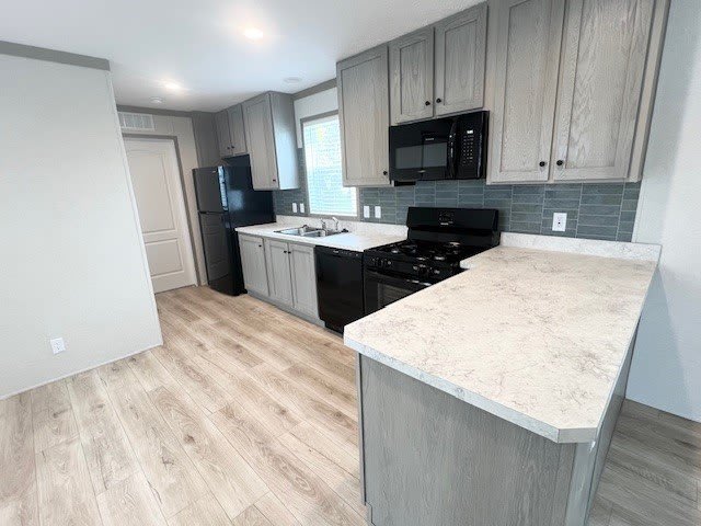 476 N Kensington – photo 1