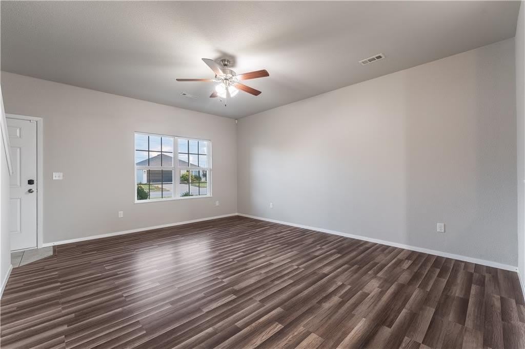 1570 Scotland Drive – photo 2