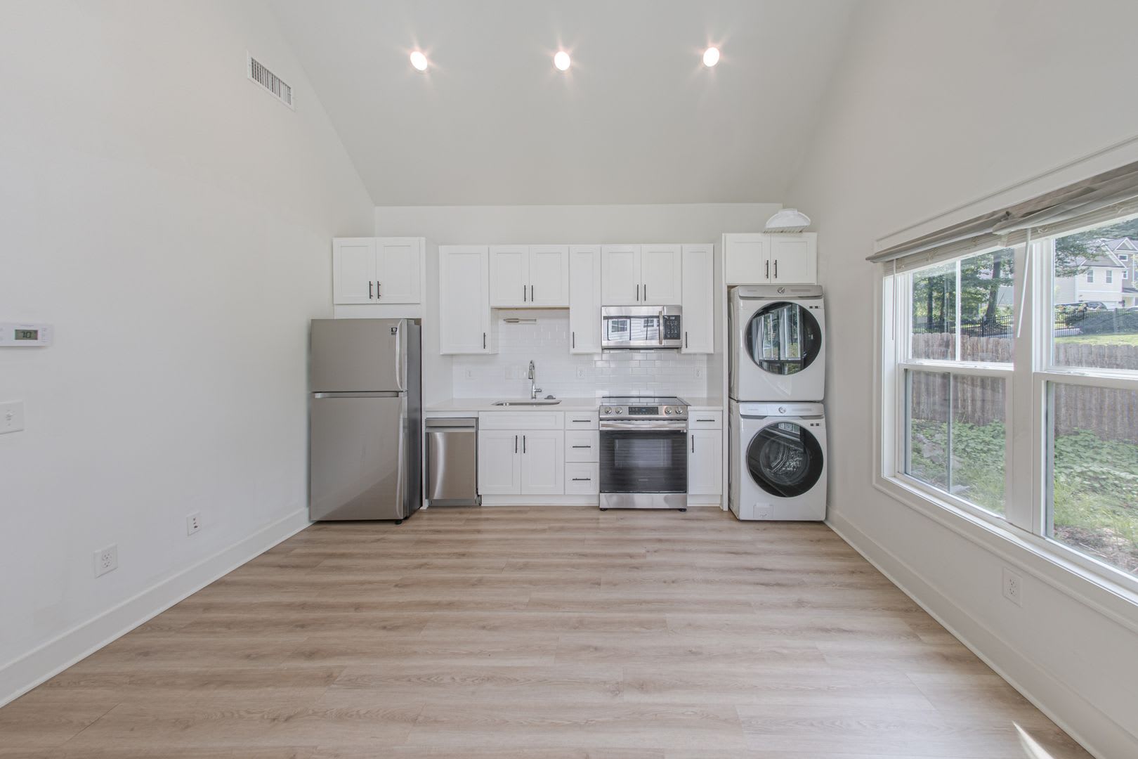 Modern 2‑Bedroom Retreat Near Westside Reservoir Park – photo 3