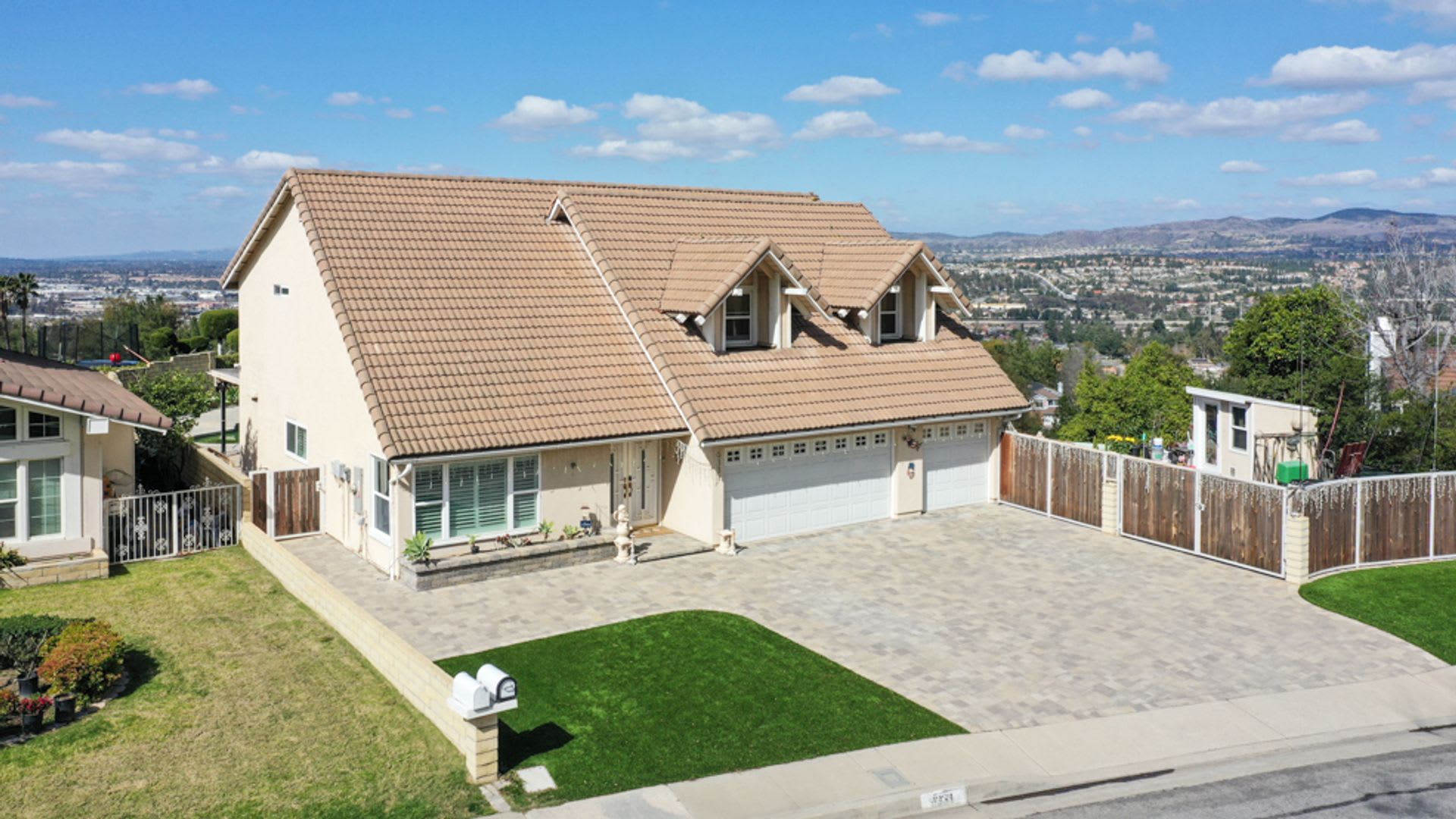 Spacious Rental in Anaheim Hills – photo 1