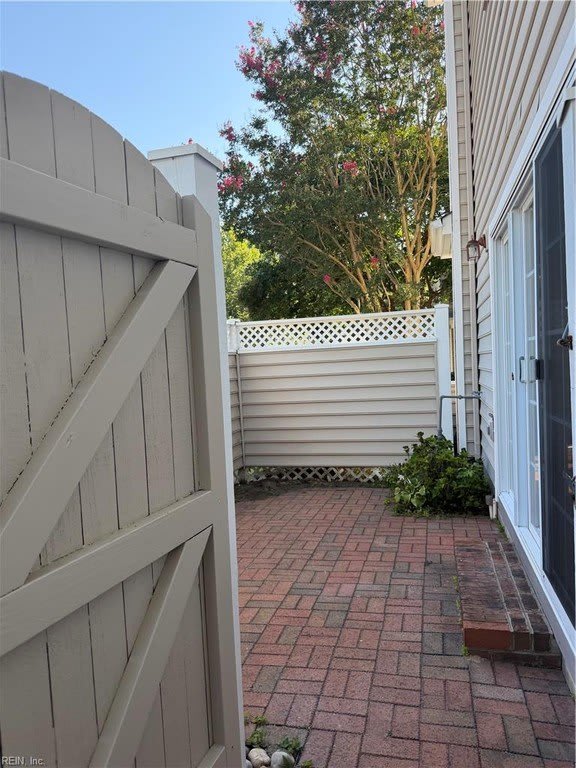 201 Grant Court – photo 5