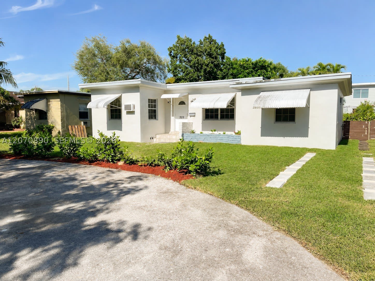 325 NE 108th St – photo 4