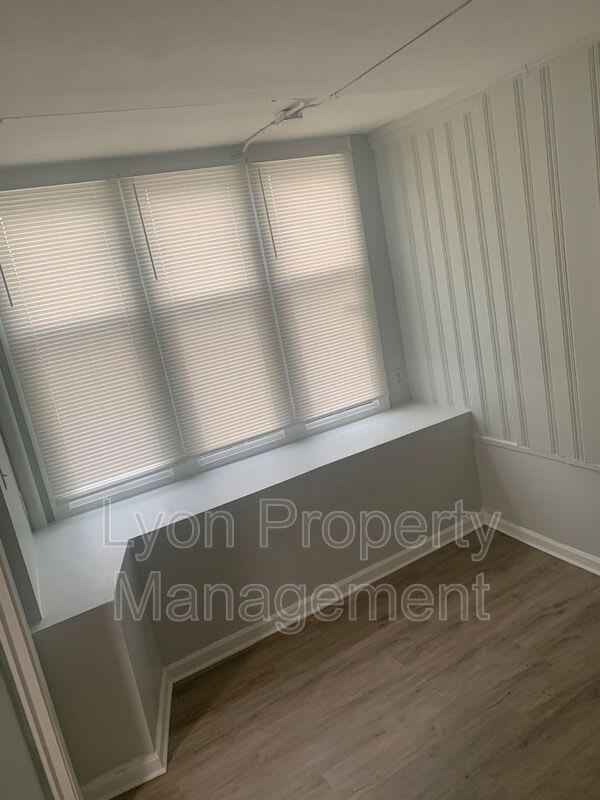 230 West School Street – photo 5