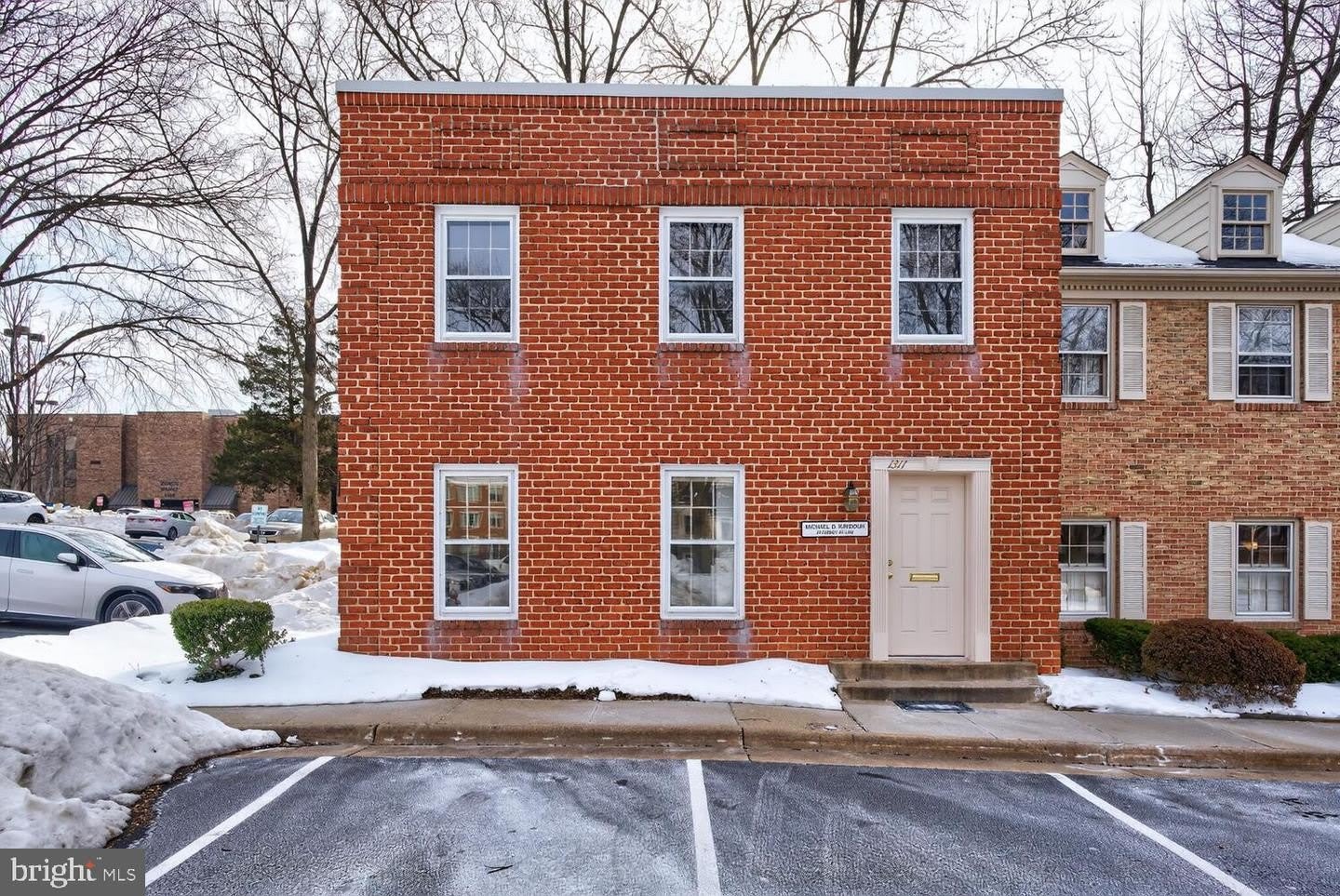 1311 VINCENT PL #19 – photo 2