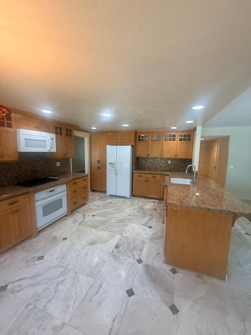 Gorgeous Bonita home with a pool – photo 4
