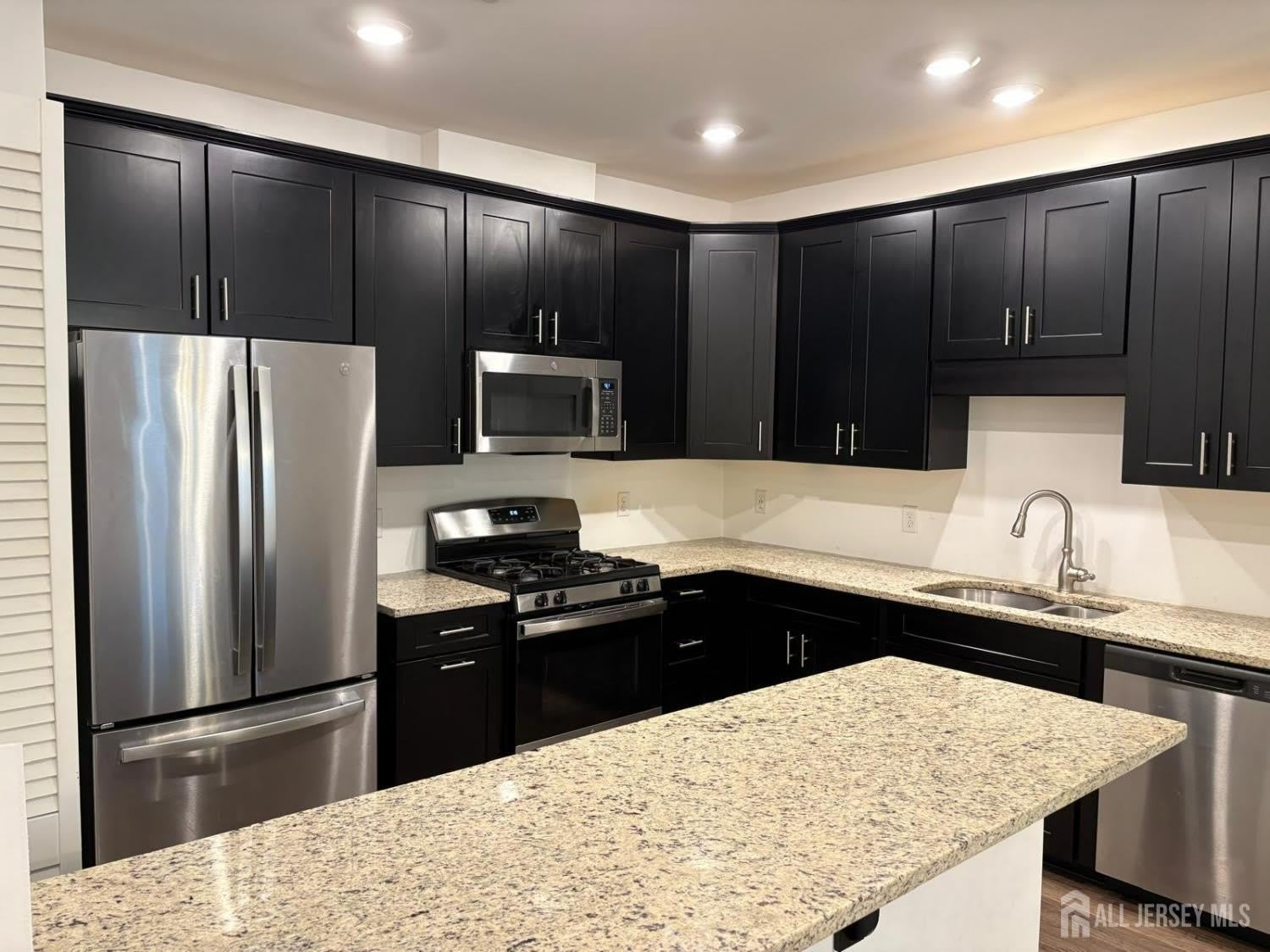 733 Stiller Lane – photo 2