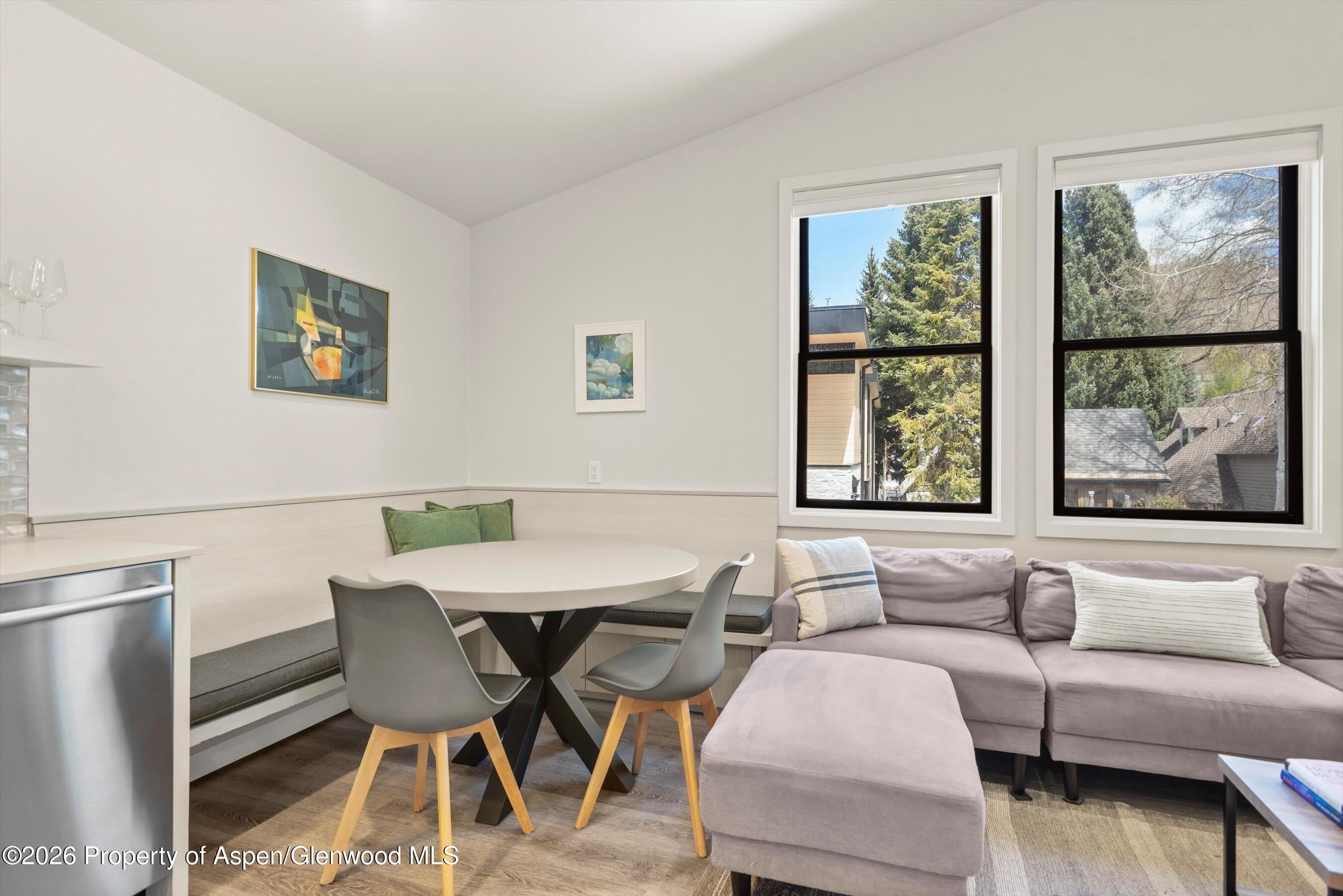 220 W Main Street – photo 4