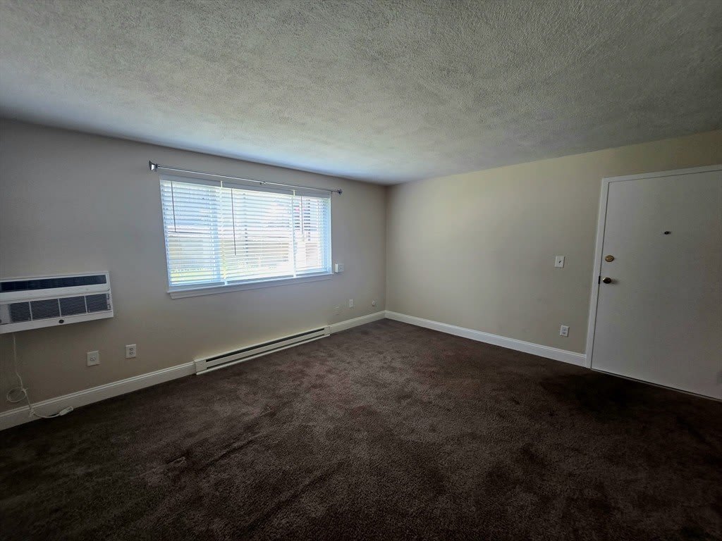 725 Broad St – photo 5