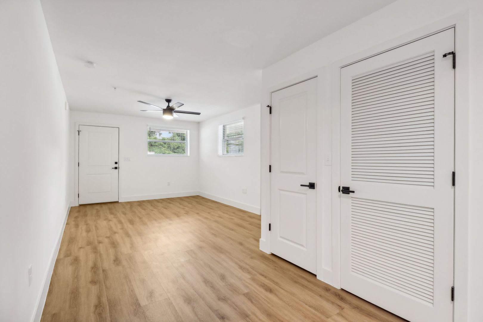 Welcome To San Marco Sq Apartments Now Offering An 18Mo Lease On This 1 Bedroom Apartment In A Vibrant Pet Friendly Community Located Just 1 2 Miles From The Hip And Historic San Marco Square Restaurants Businesses And Boutique Shops – photo 5