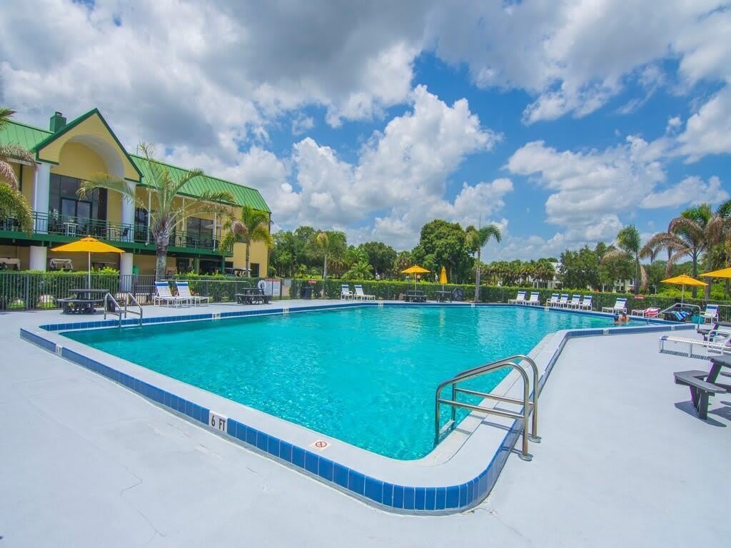 4210 GATOR TRACE AVENUE B – photo 2