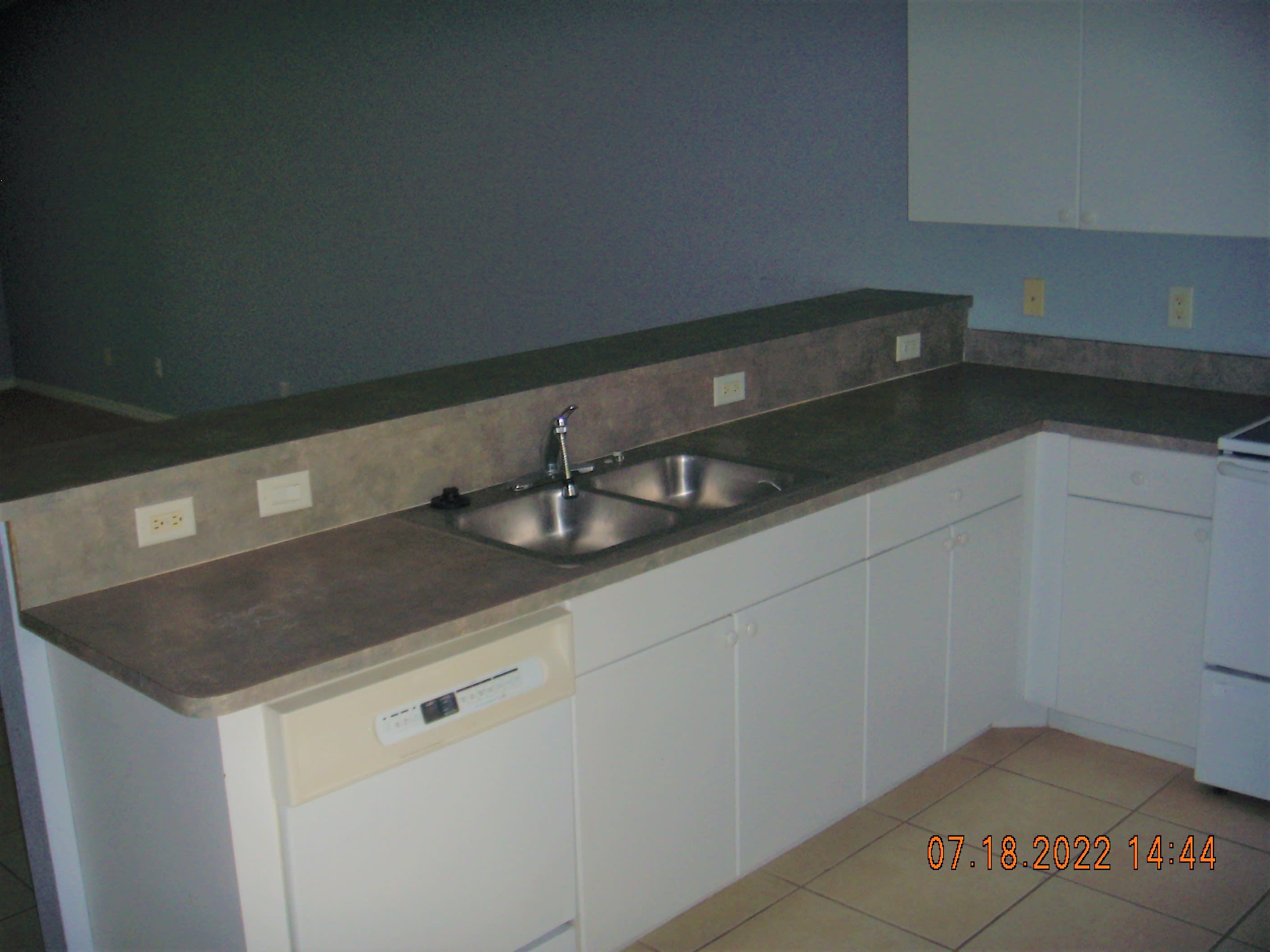 522 NE 24th Pl – photo 4