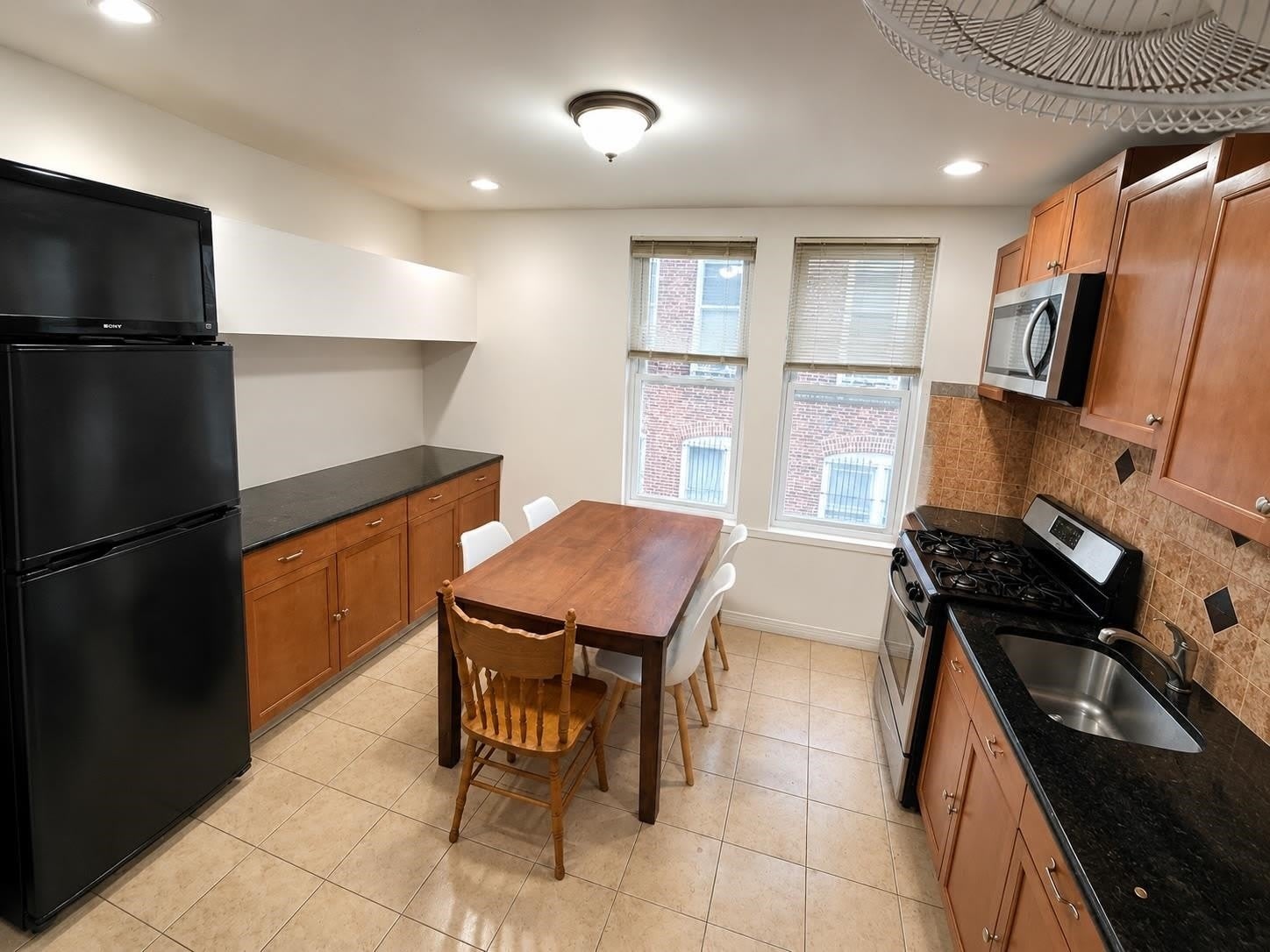 2305 KERRIGAN AVE – photo 4