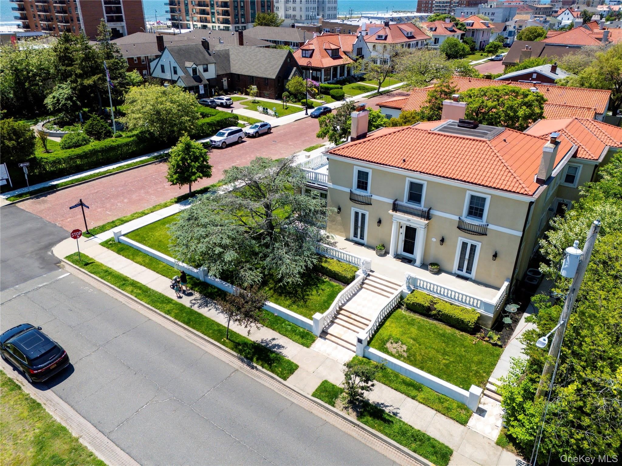 159 Magnolia Boulevard – photo 1