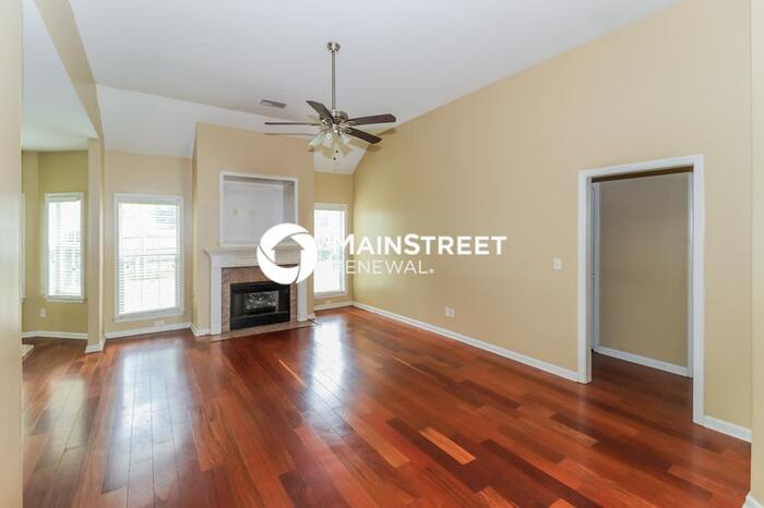 8423 Shady Elm Drive – photo 3