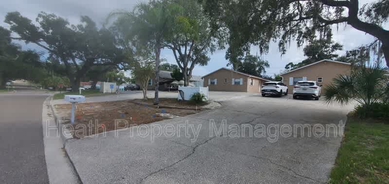 1066 Indiana Ave – photo 3