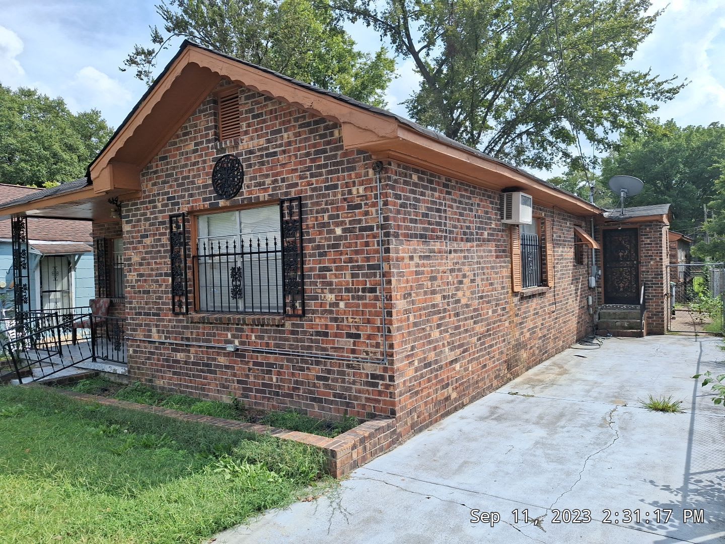 2271 Hubbard – photo 2