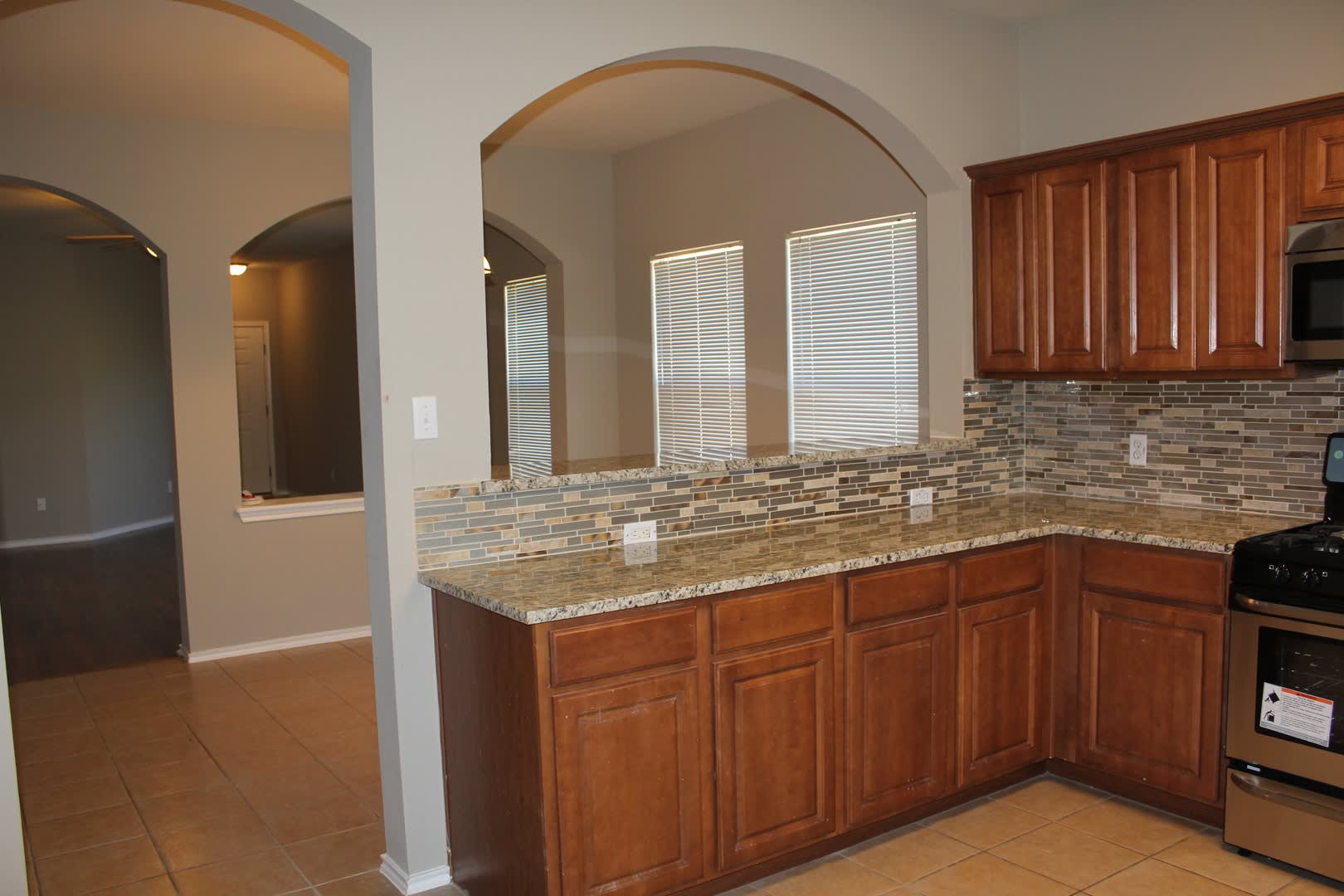 Adorable 1 story 4 Bedroom In Kyle – photo 5