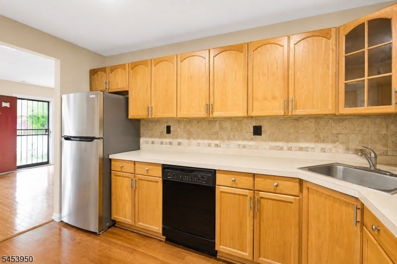 76 Boston St – photo 5