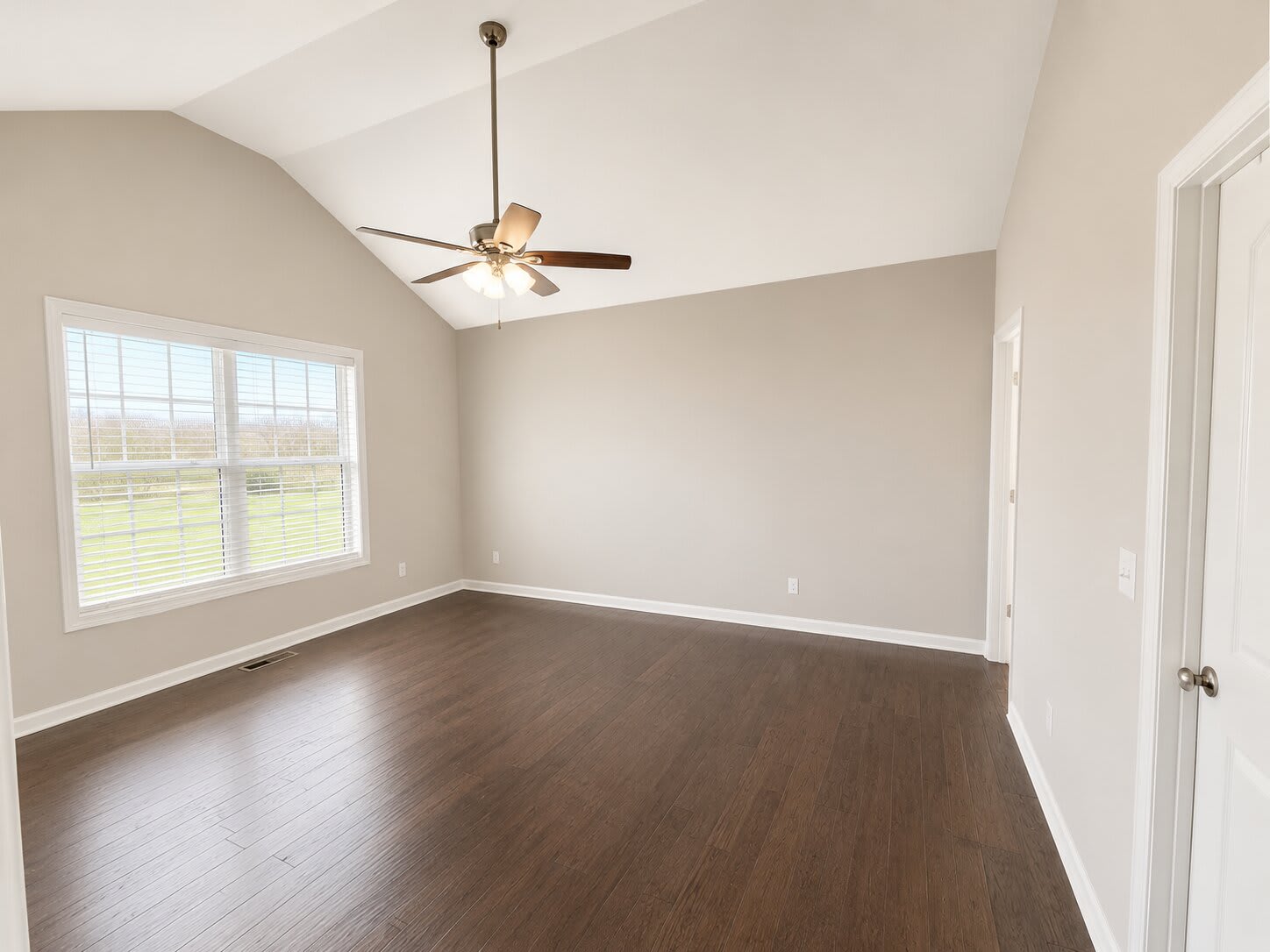355 North Harris Road – photo 4
