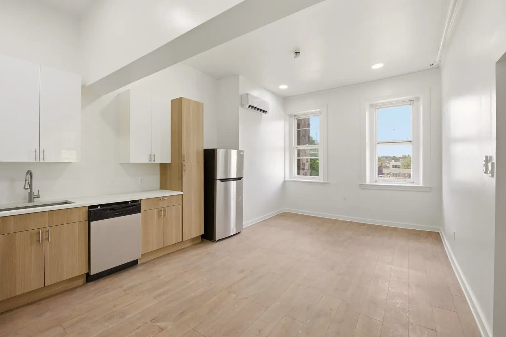 6012 RIDGE Avenue – photo 3