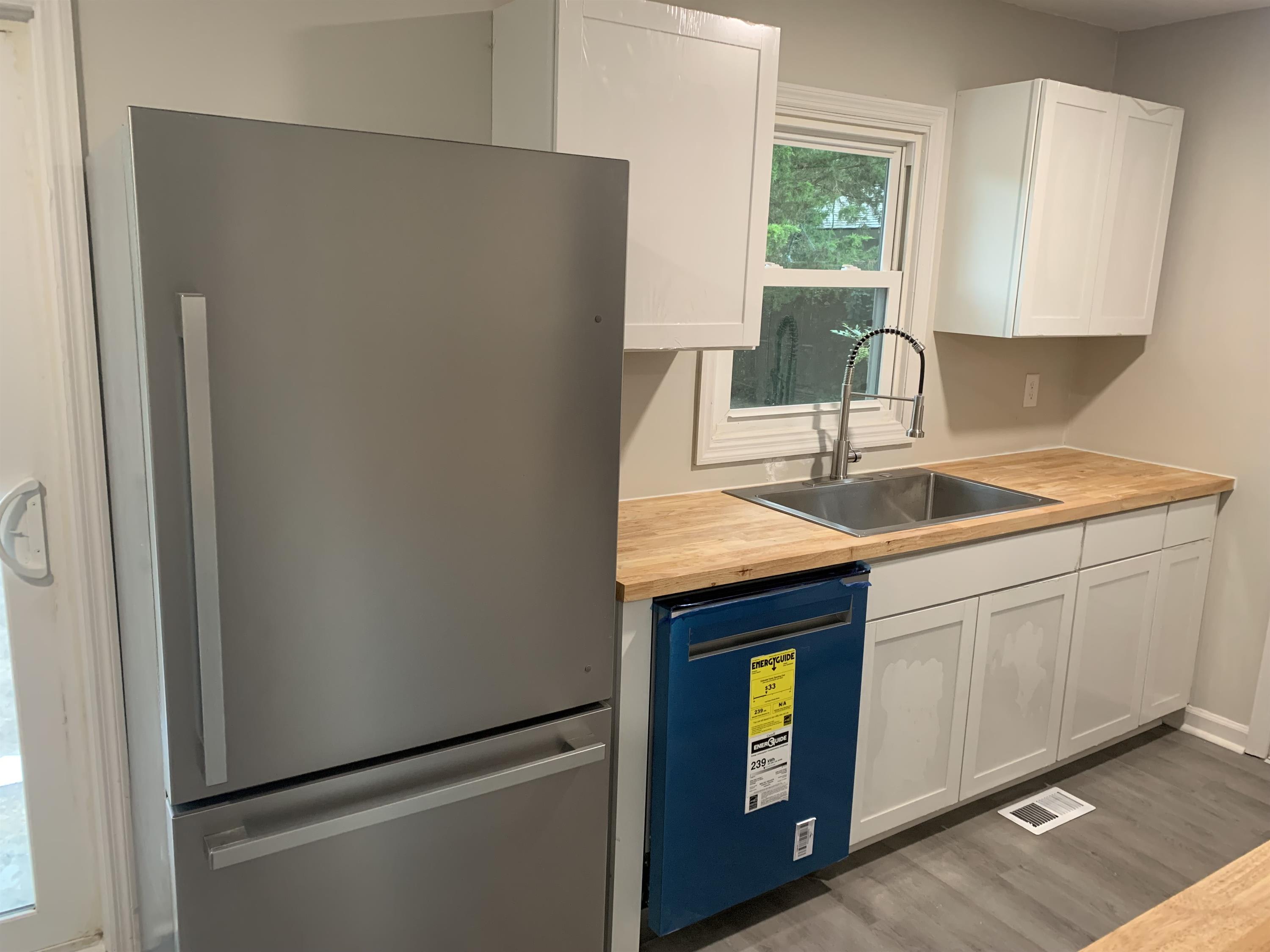 671 Wiltshire Road – photo 5