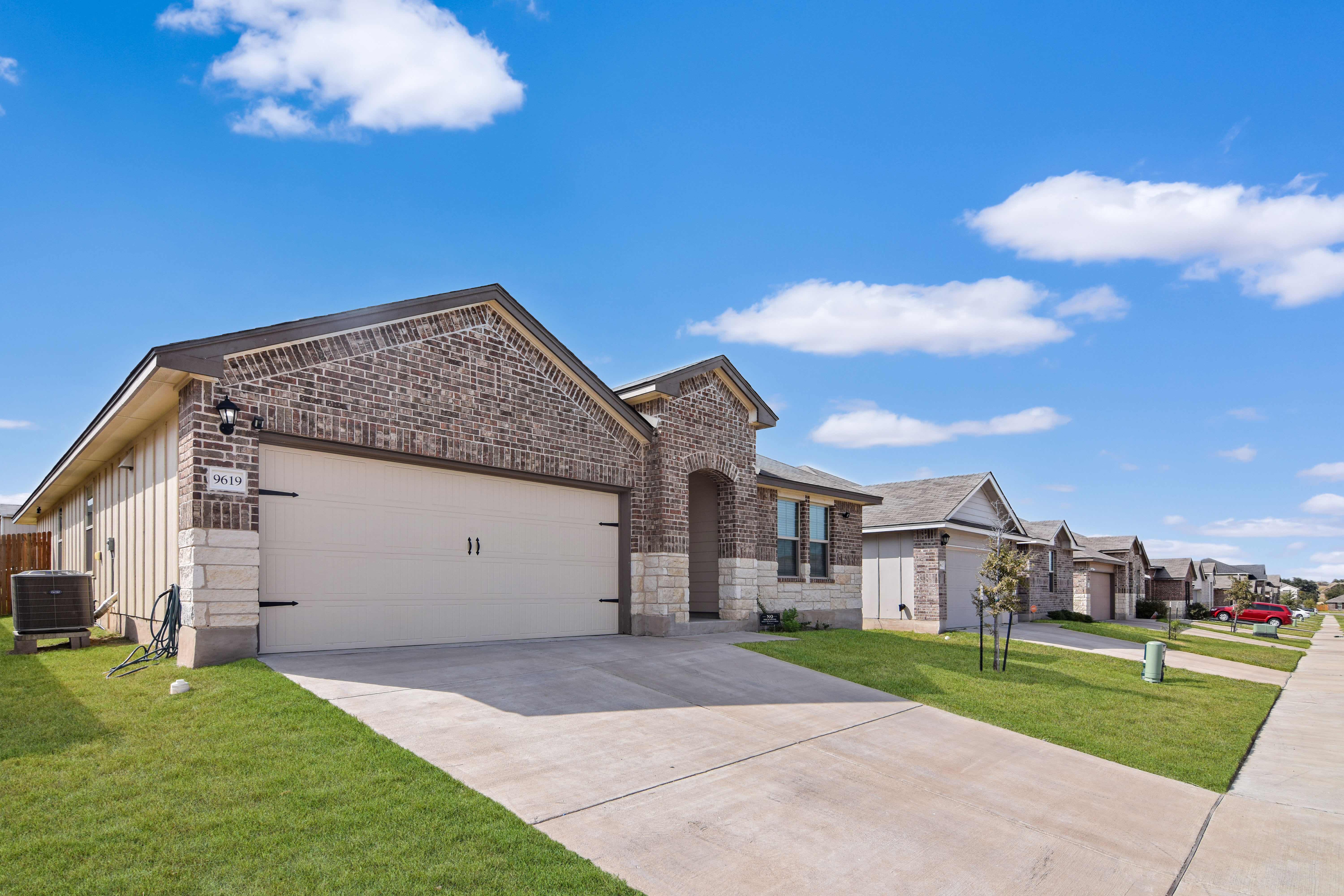 9619 Falme Ln – photo 2