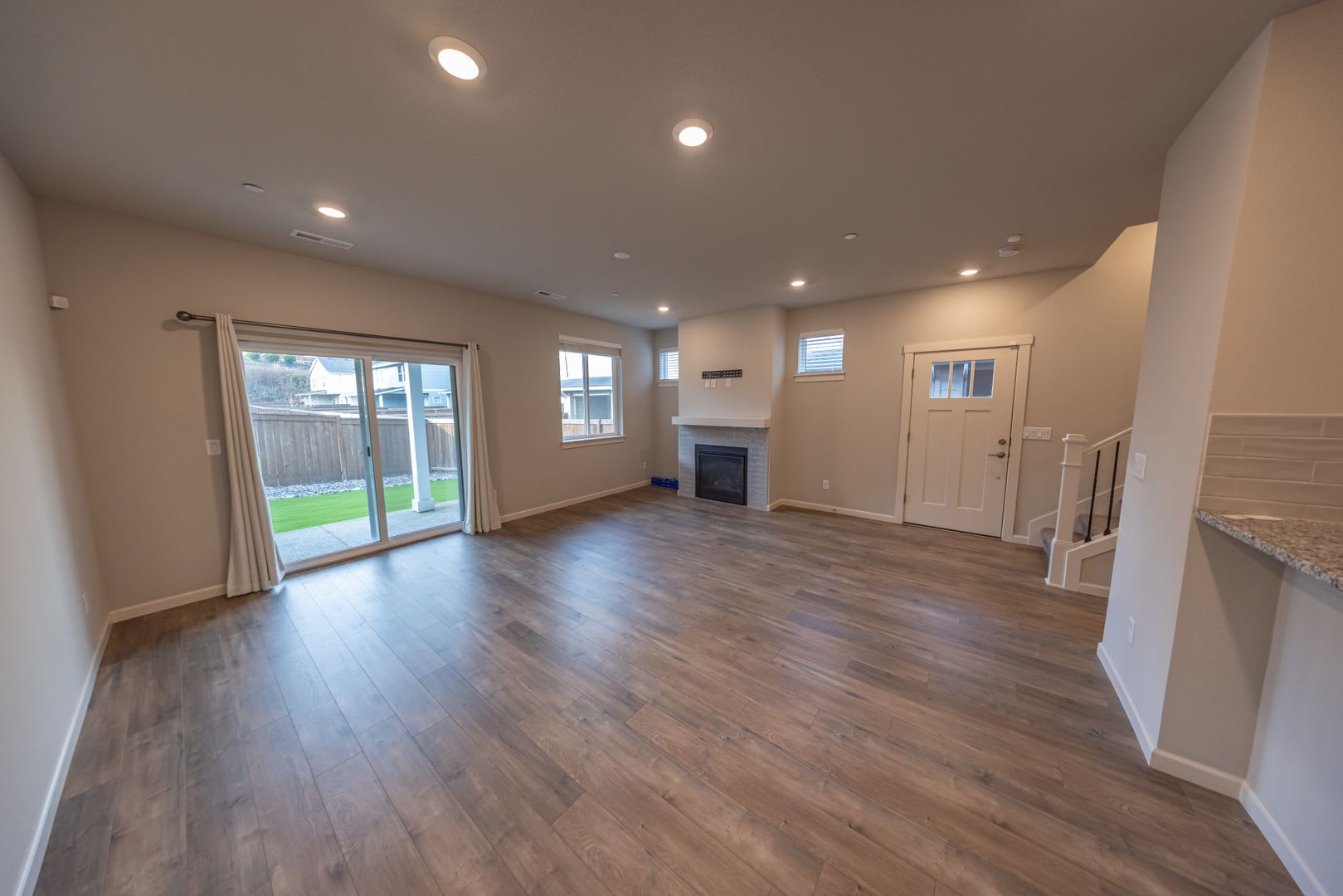 Three bedroom home in Ridgefield, gated community, with AC – photo 5