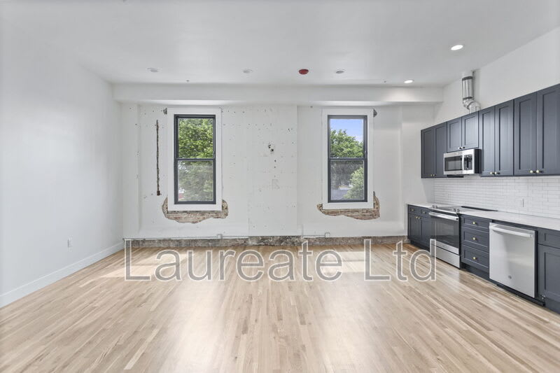 1736 E 31st Ave – photo 3