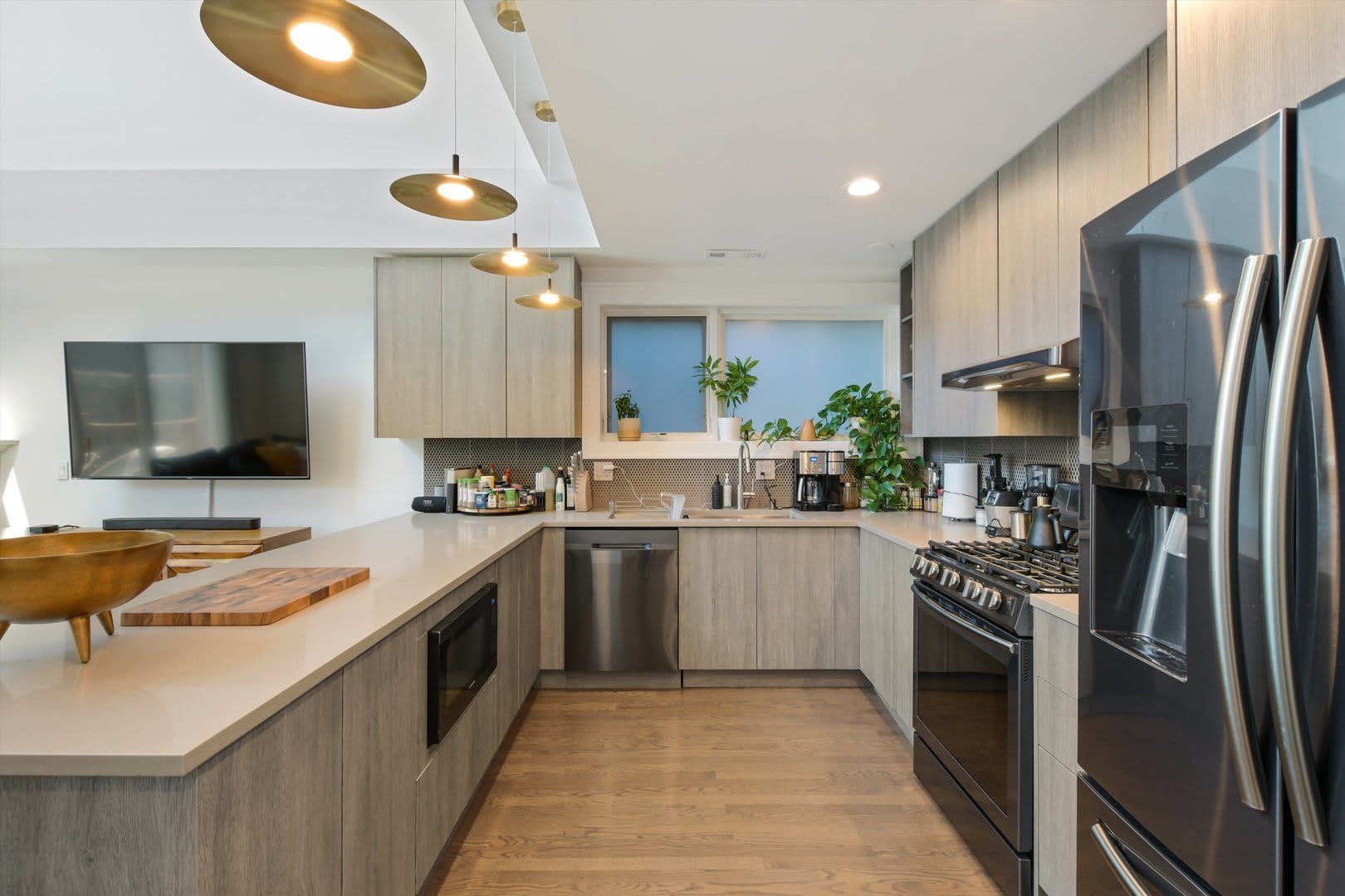 2027 W Race Avenue – photo 5