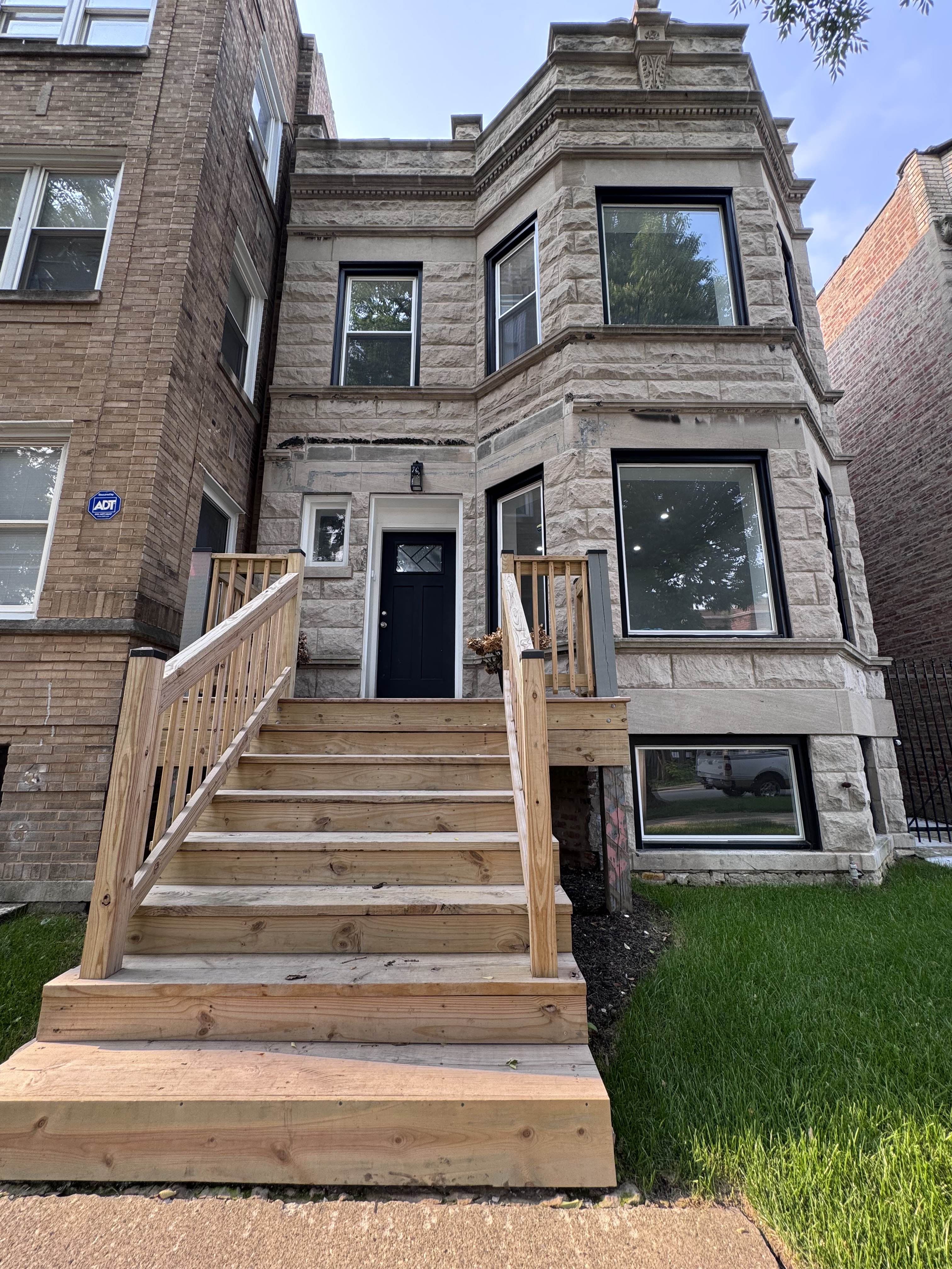 4421 West Monroe Street – photo 1