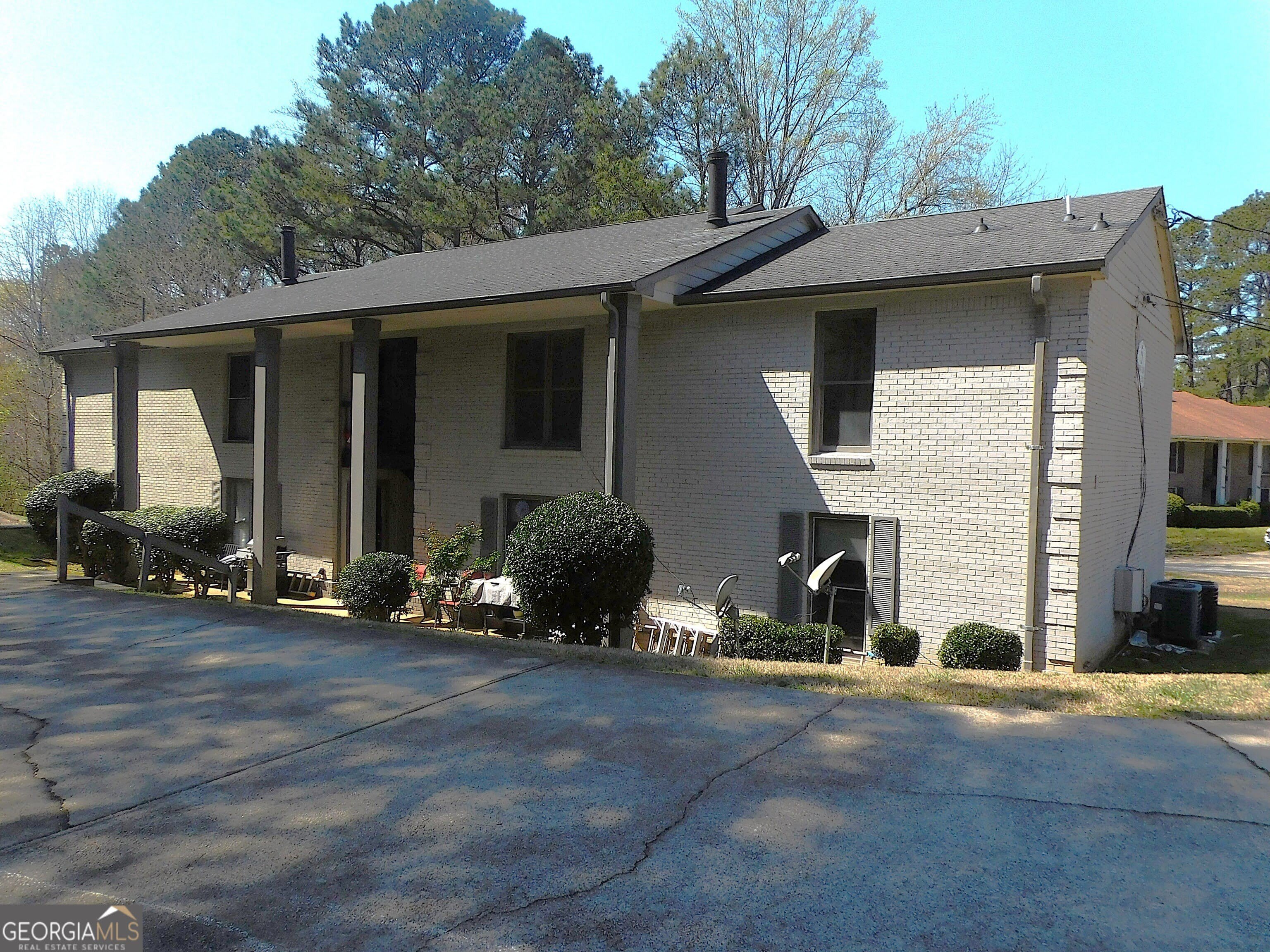 1286 Britain Drive – photo 2