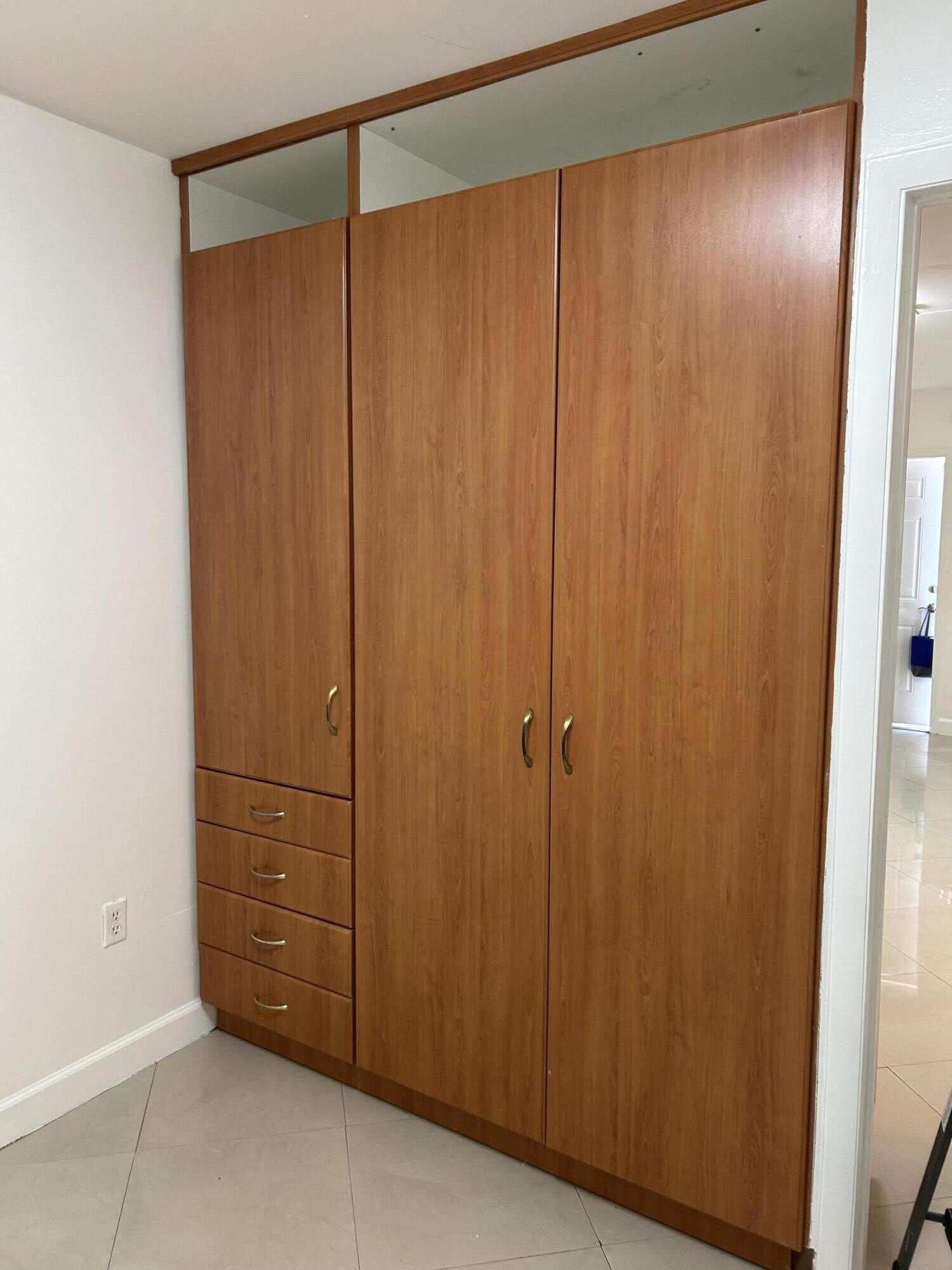 210 SE 9th Street – photo 5
