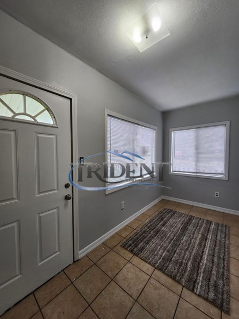 3 bedroom, 2 bath house – photo 3