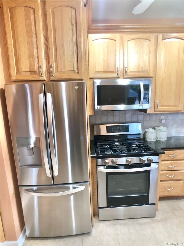 72 Stewart Avenue – photo 2