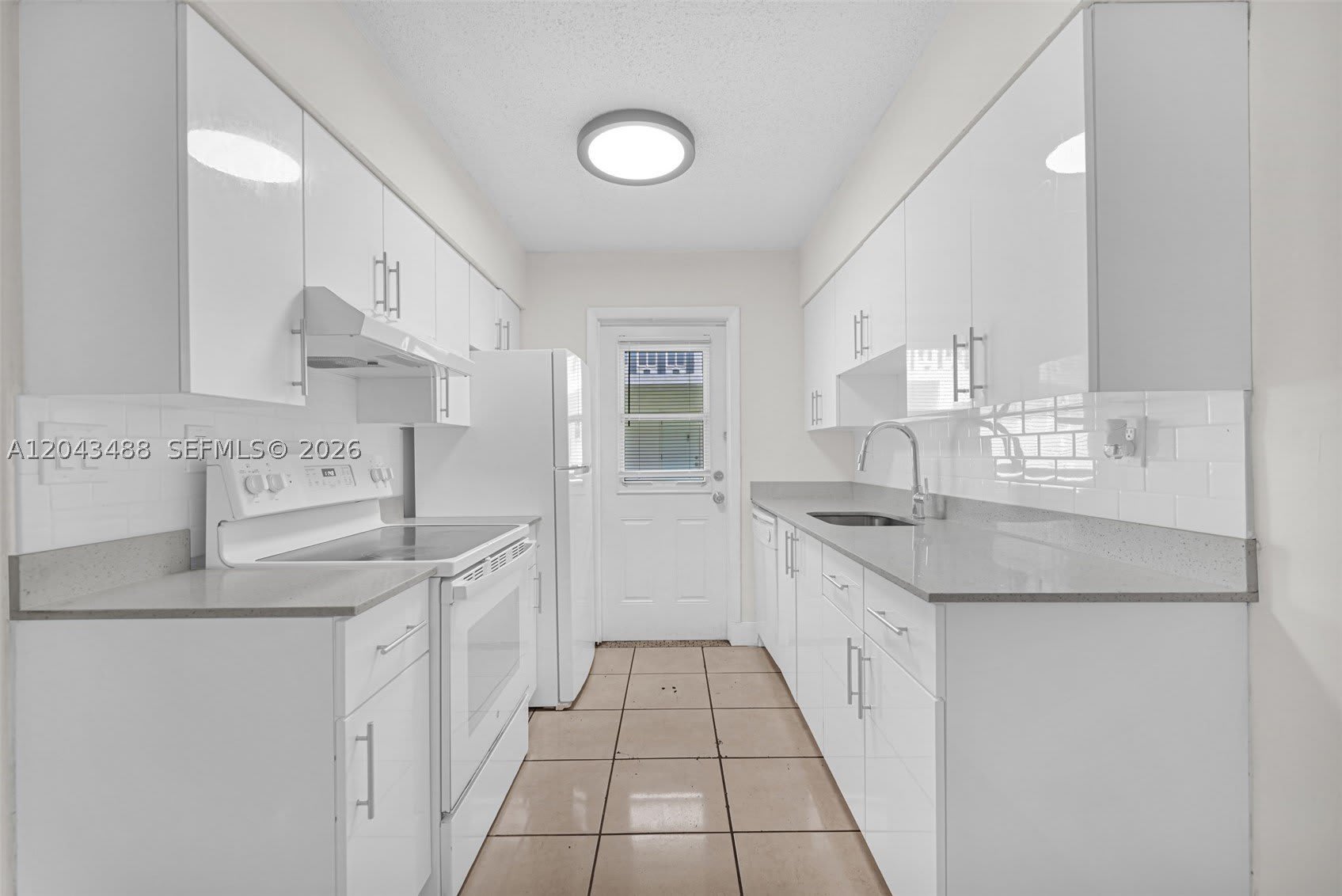 861 SW 74 TER – photo 3